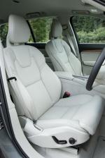 Volvo XC90 D5 Momentum 2015 года (UK)